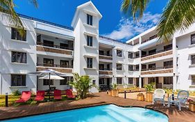 Les Cerisiers - Beach Apartment With Pool, Few Steps To The Beach